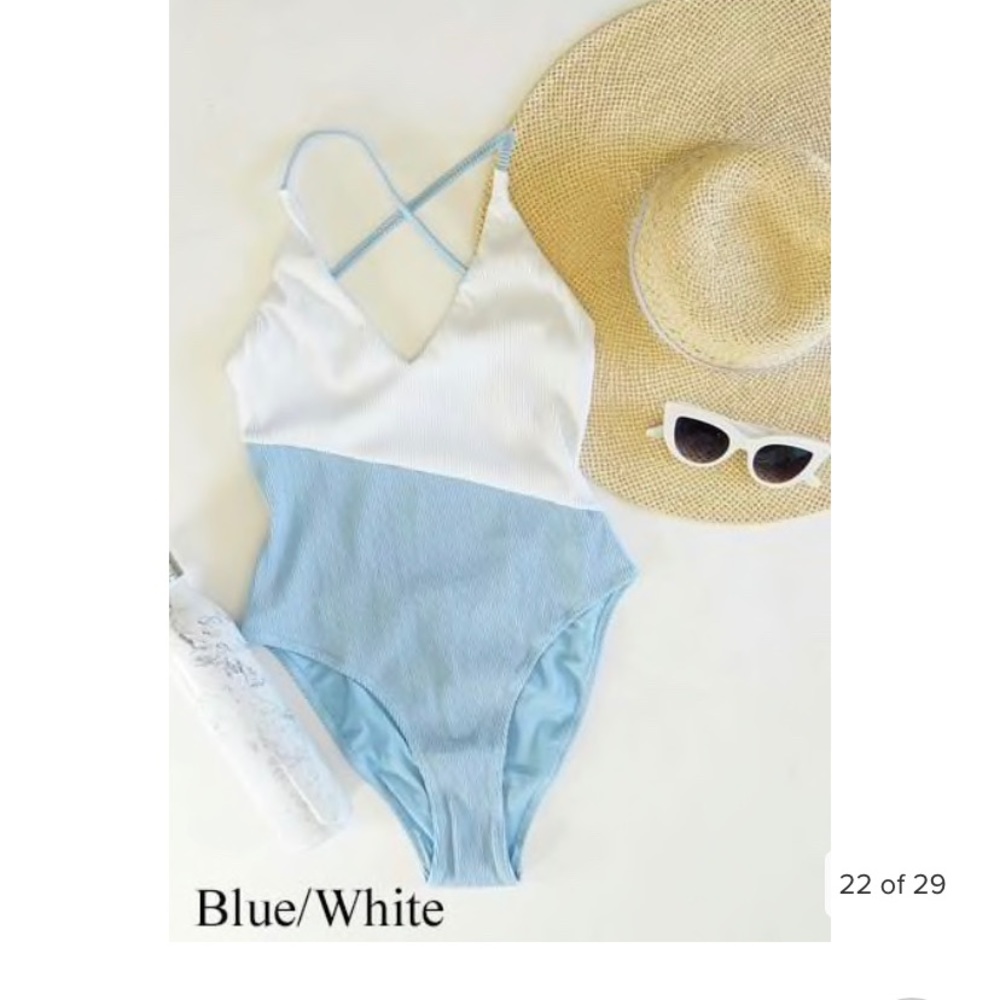 Amaryllis Apparel swimsuit size small
